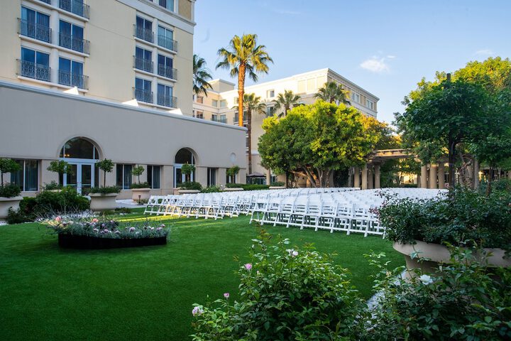 Hotel Exterior 80 of 96