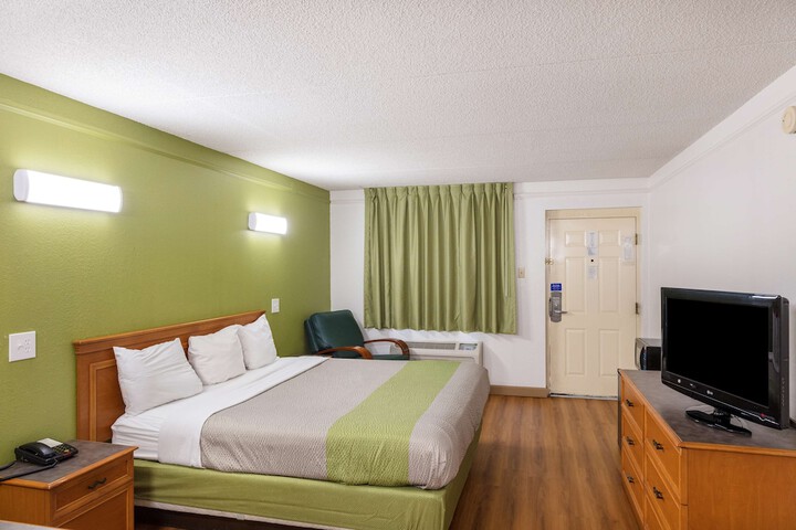 Room 28 of 34