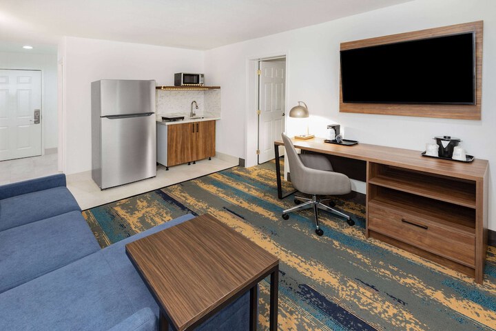 Room 30 of 47