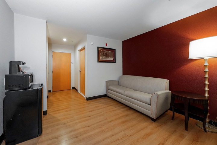 Room 28 of 43