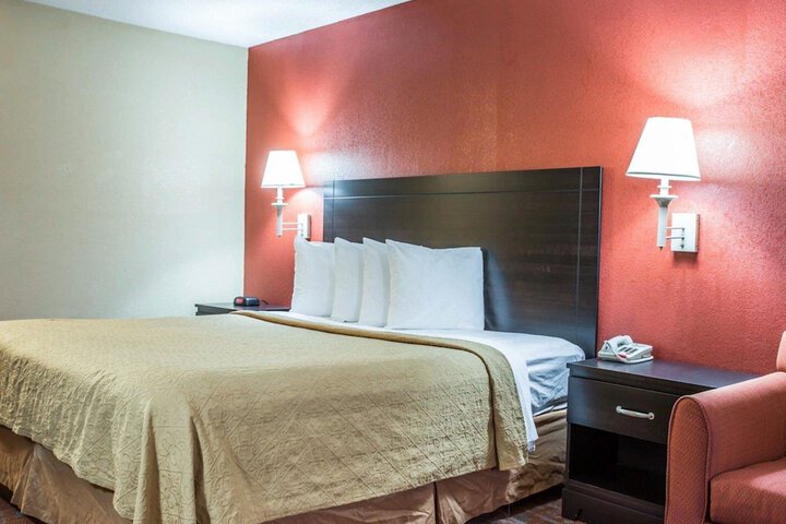 Quality Inn & Suites Monroe
