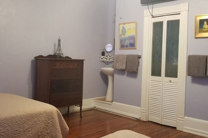 Room 67 of 91