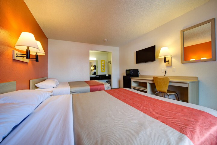 Room 19 of 33