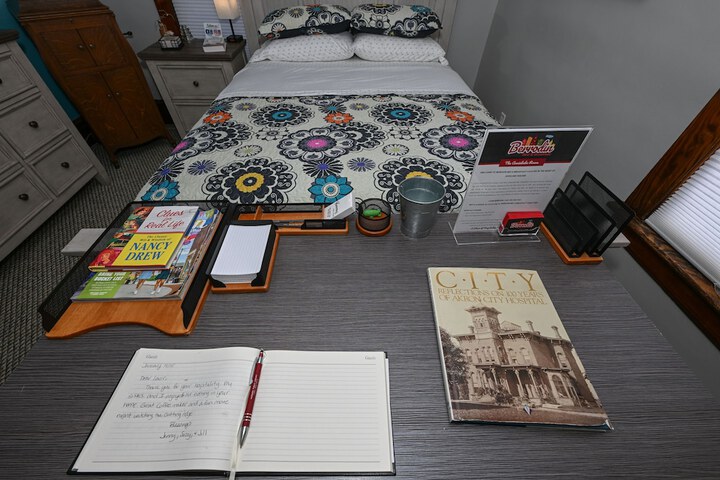 Room 169 of 276