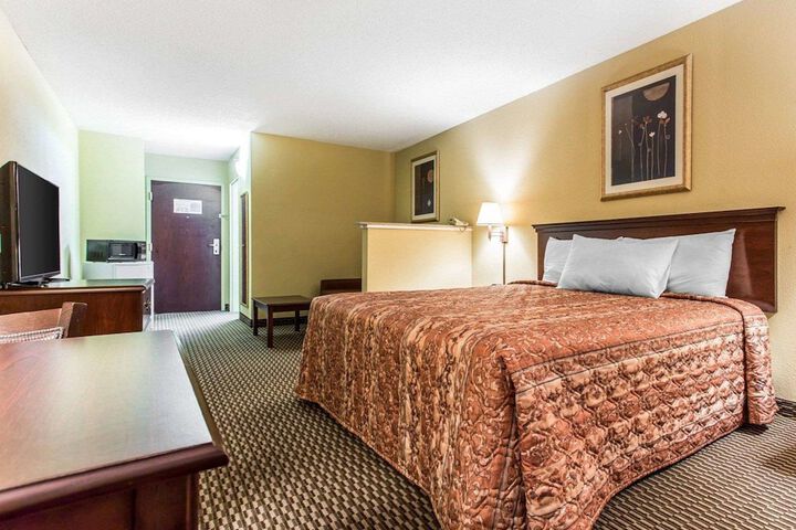 Room 32 of 44