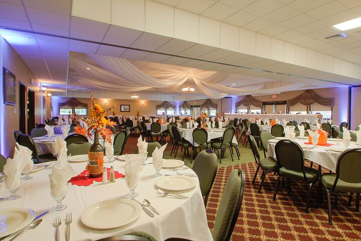 Ballroom/Hall 84 of 94