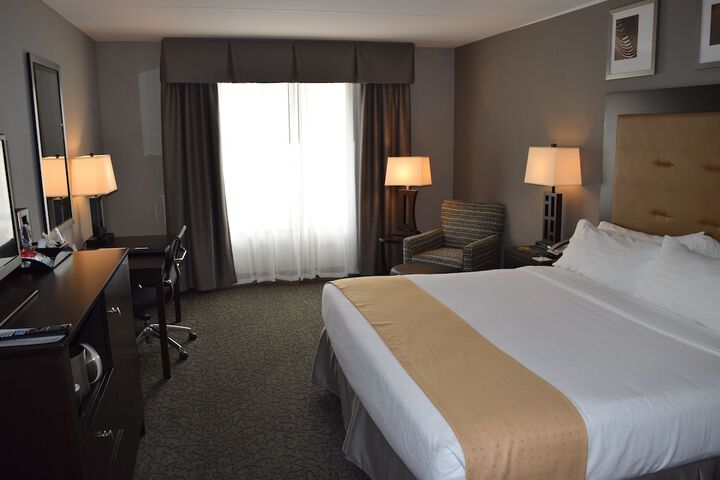 Room 42 of 103