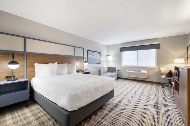 AmericInn by Wyndham Valley City - Conference Center