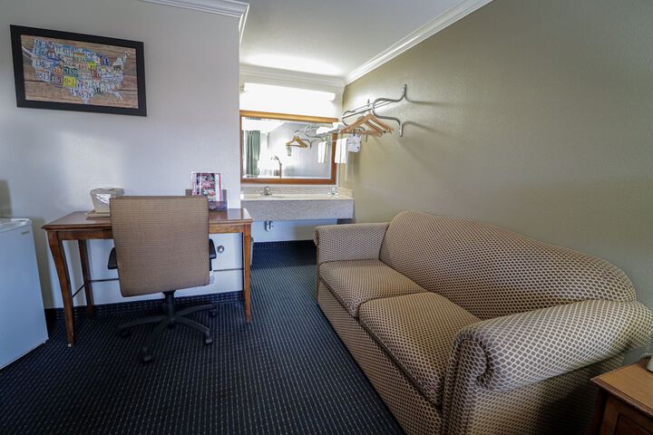 Room 18 of 38