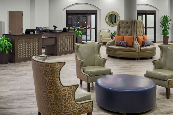 Hotel Interior 11 of 38