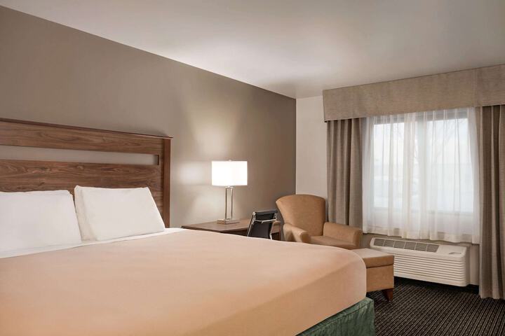 Room 12 of 26