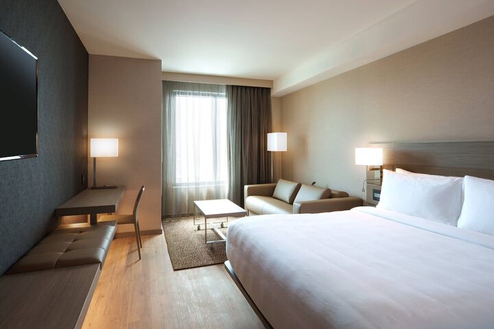 Room 14 of 67