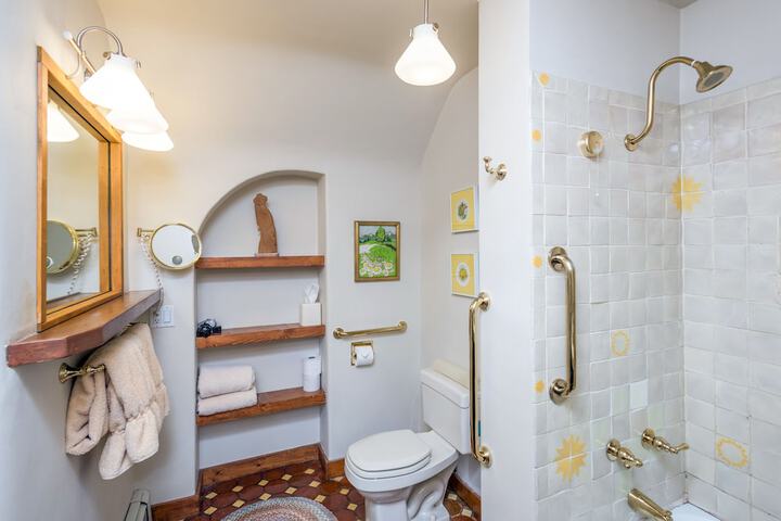 Room 35 of 125