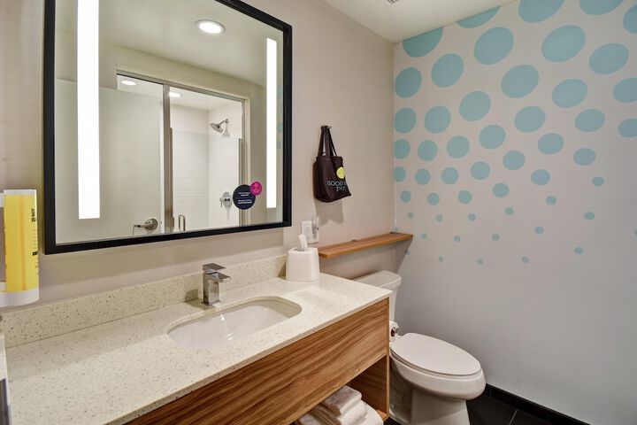 Tru by Hilton Raleigh Durham Airport