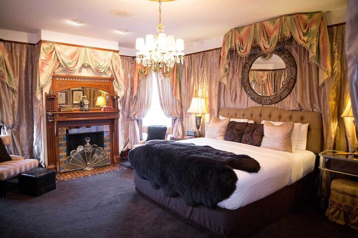 Room 7 of 17