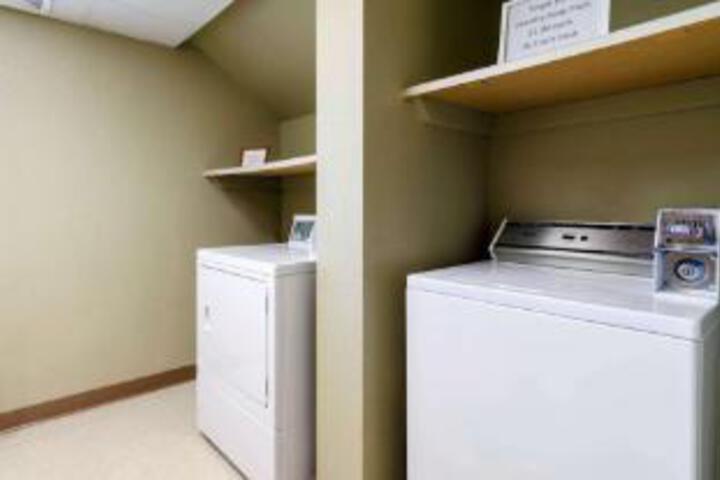 AmericInn Lodge & Suites Hesston