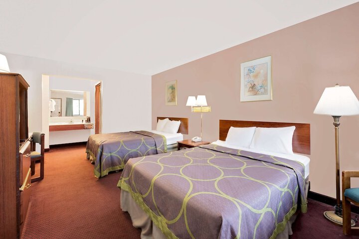 Room 14 of 16