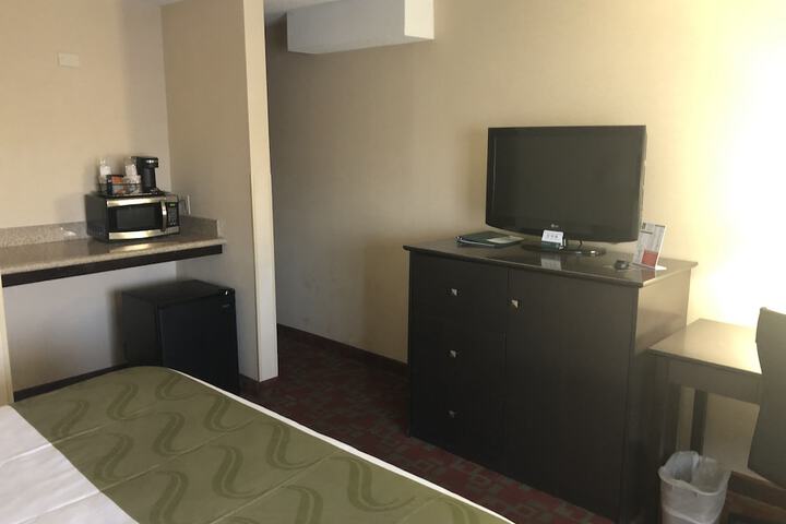 Room 33 of 41