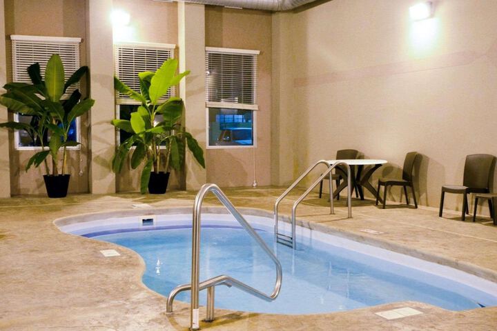 Pool 4 of 37
