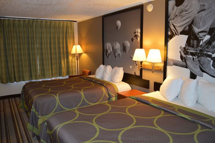 Super 8 by Wyndham Longview / North