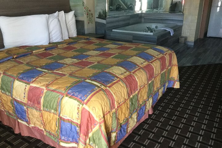 Room 7 of 37
