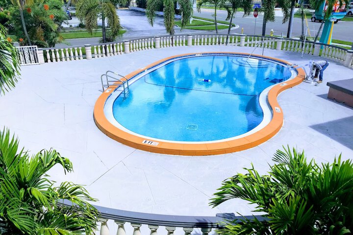Pool 25 of 92