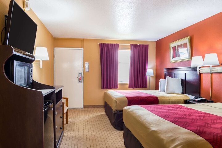 Room 22 of 32