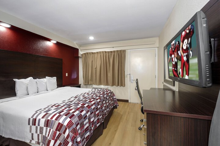 Room 28 of 32