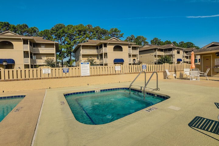Little River Condo w / Pool Access - Near Beaches!