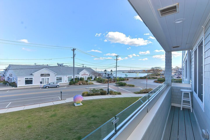 Harbourtown Suites