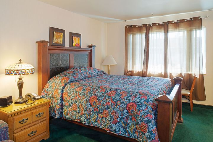 Room 25 of 38