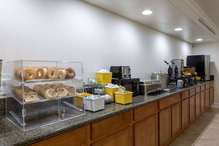 Breakfast/Coffee Service 27 of 31