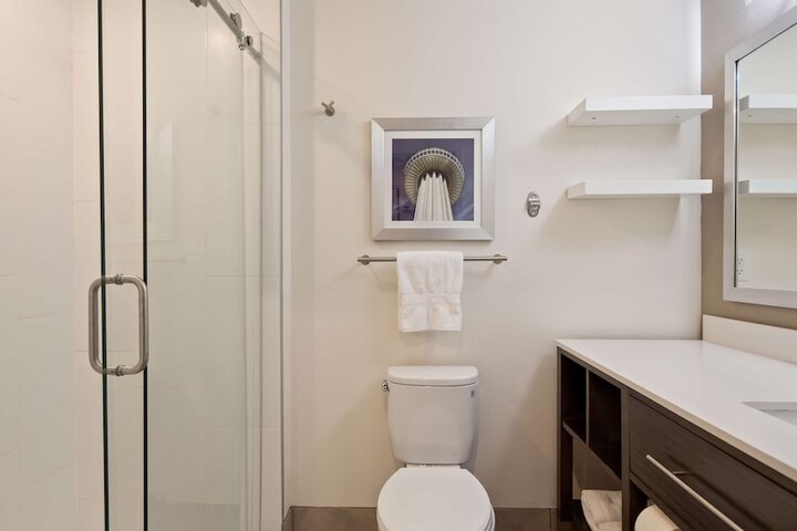 Room 15 of 30