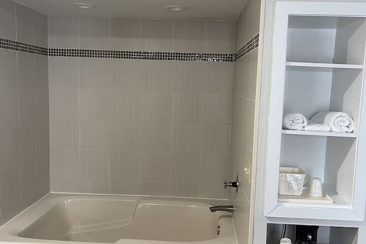 Room 21 of 36