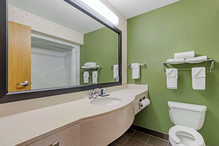 Sleep Inn & Suites Charles City