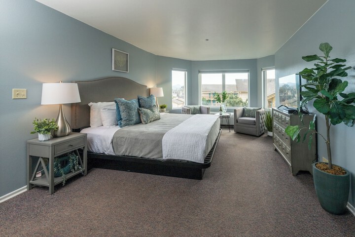 Room 32 of 176