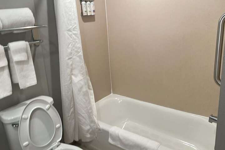 Comfort Inn & Suites Miami - Route 66