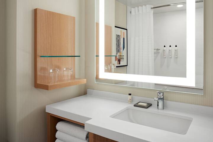 Room 15 of 43