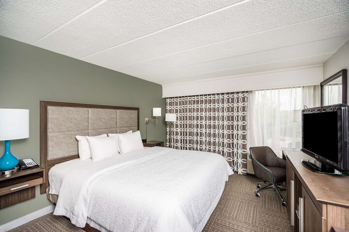 Room 9 of 25