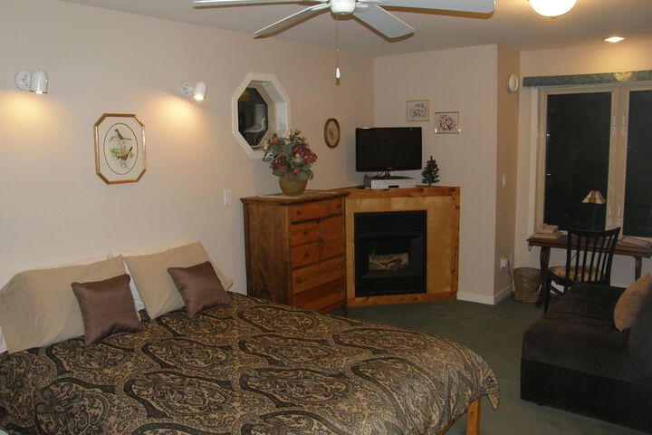 Room 33 of 49