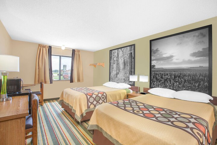 Room 8 of 15