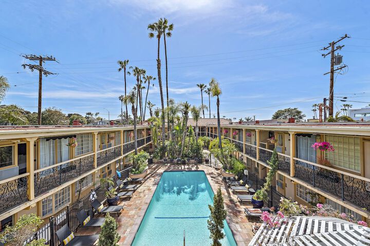 14 West Hotel