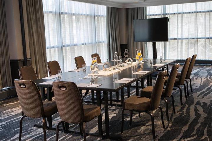 RENAISSANCE WESTCHESTER HOTEL