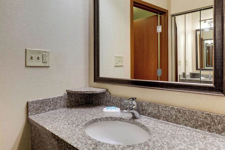 Room 46 of 79