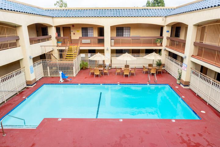 Pool 17 of 49