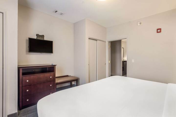 Room 18 of 48