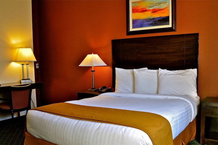 Room 9 of 35
