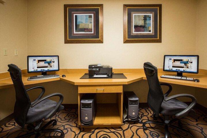 Business Center 31 of 31