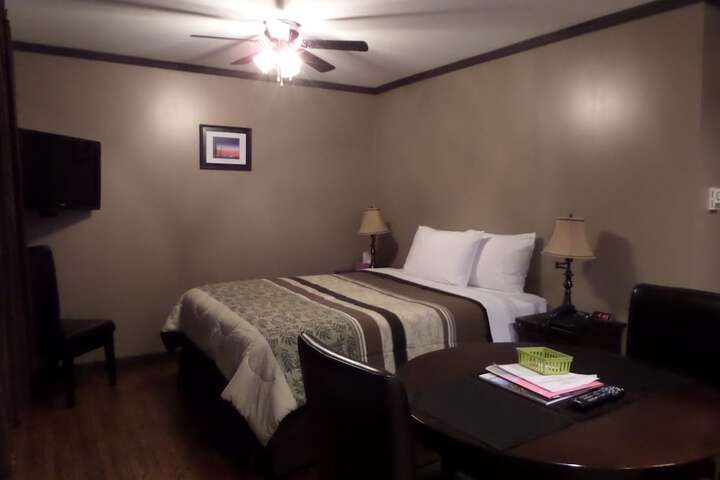 Room 22 of 38