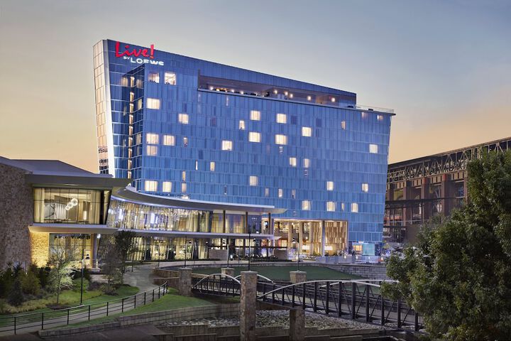 Live by Loews Arlington, TX